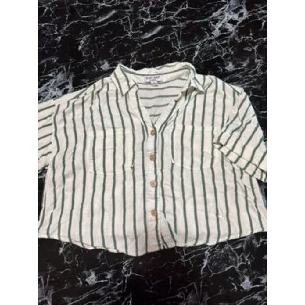 Cropped Strip Button-up